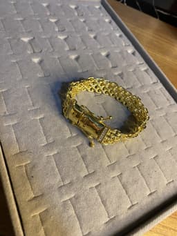 PULSEIRA CADEADO ESTEIRA 16MM CRAVEJADA