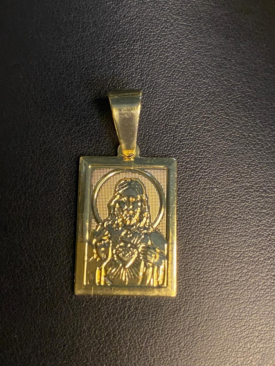 PINGENTE IMAGEM DE CRISTO COM VERSÍCULO NO VERSO 3CM.