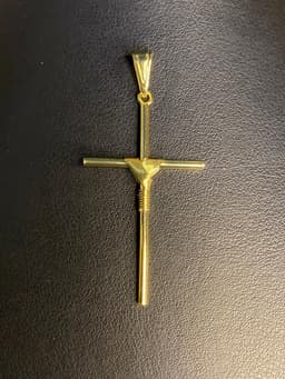 PINGENTE DE CRUZ AMARRADA 4CM.